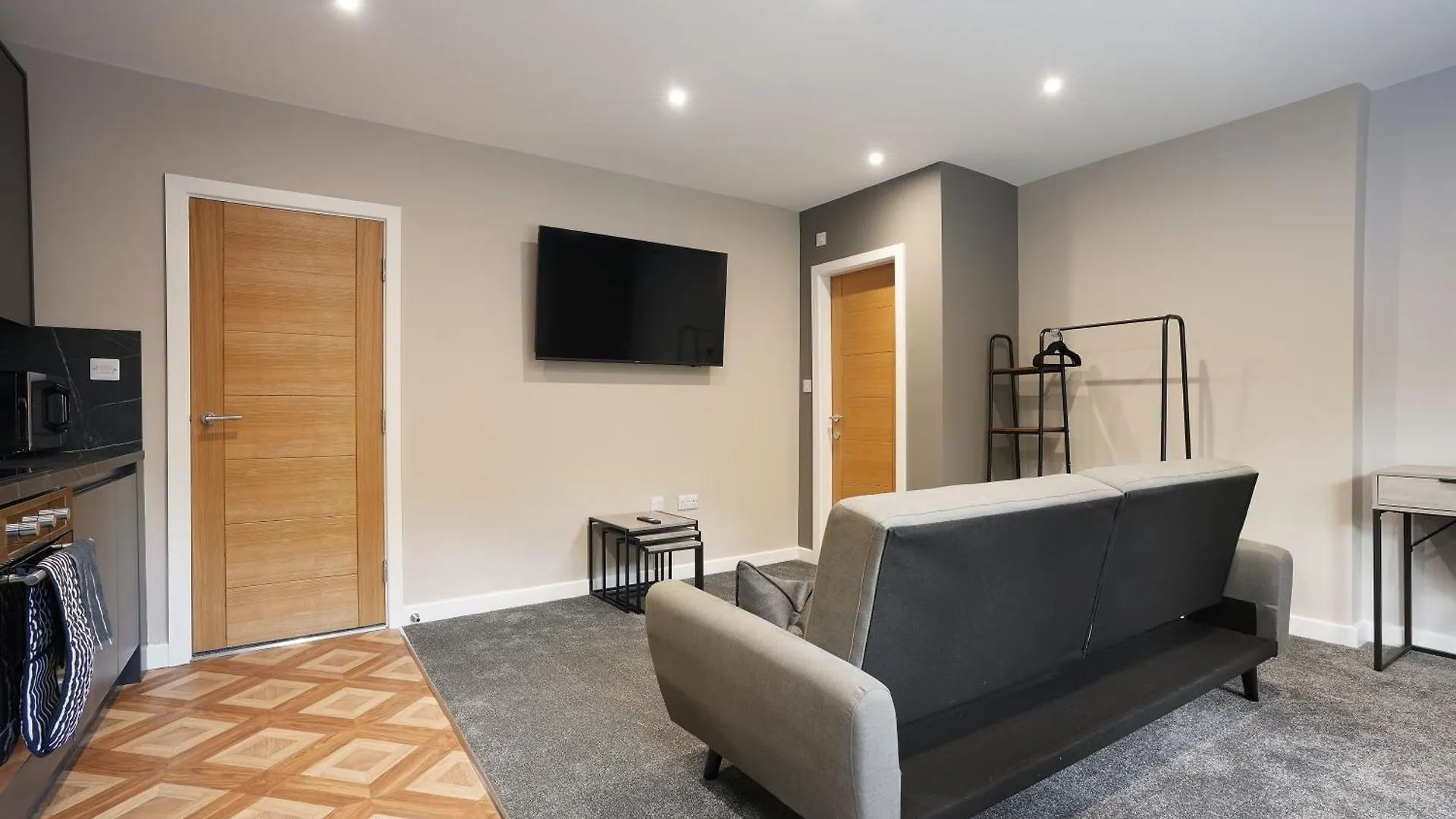 The Olive Tree Aparthotel 赫尔河畔京士顿